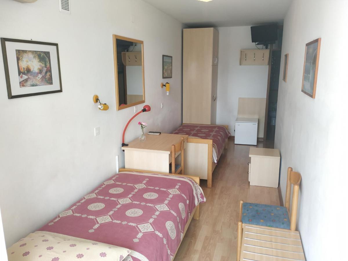 Accomodation Pertout Nova Gorica Exterior photo