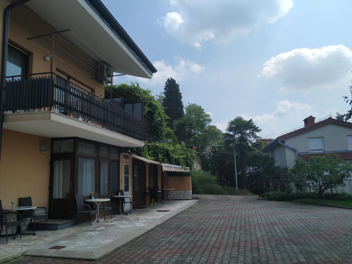 Accomodation Pertout Nova Gorica Exterior photo