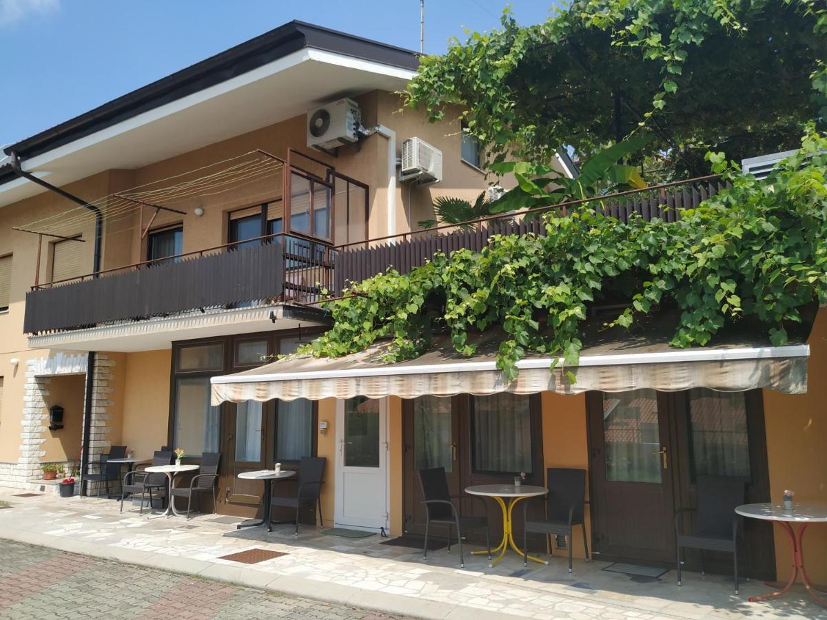 Accomodation Pertout Nova Gorica Exterior photo