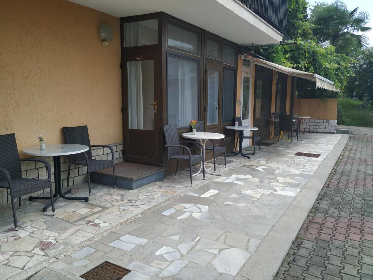 Accomodation Pertout Nova Gorica Exterior photo